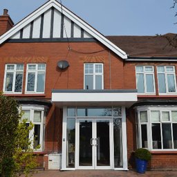 Glyn Thomas House Logo